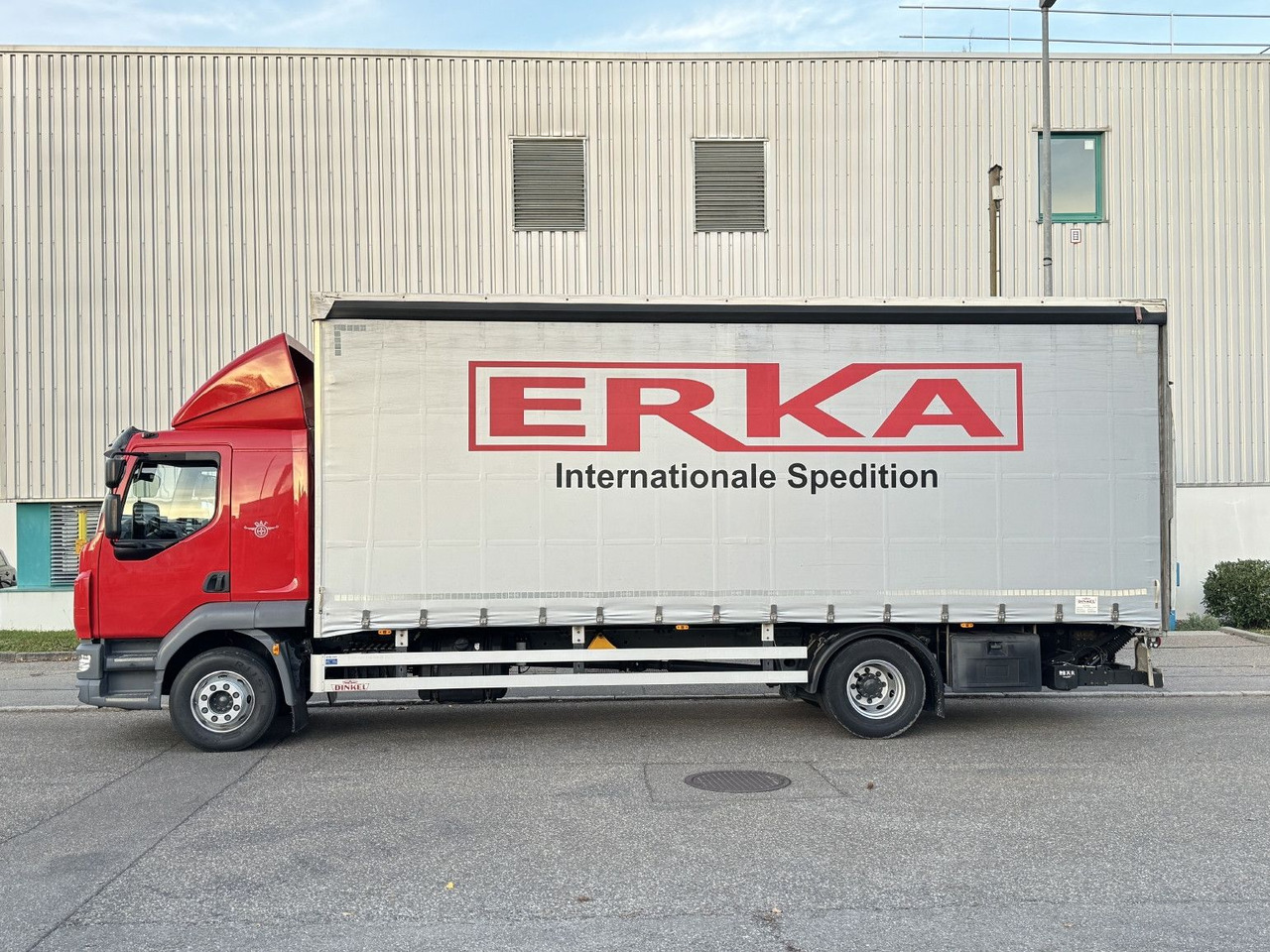 DAF LF 290 FA 16t L-Haus Schiebeplane 7,3m LBW AHK - Camião de lona: foto 4 DAF LF 290 FA 16t L-Haus Schiebeplane 7,3m LBW AHK - Camião de lona: foto 4