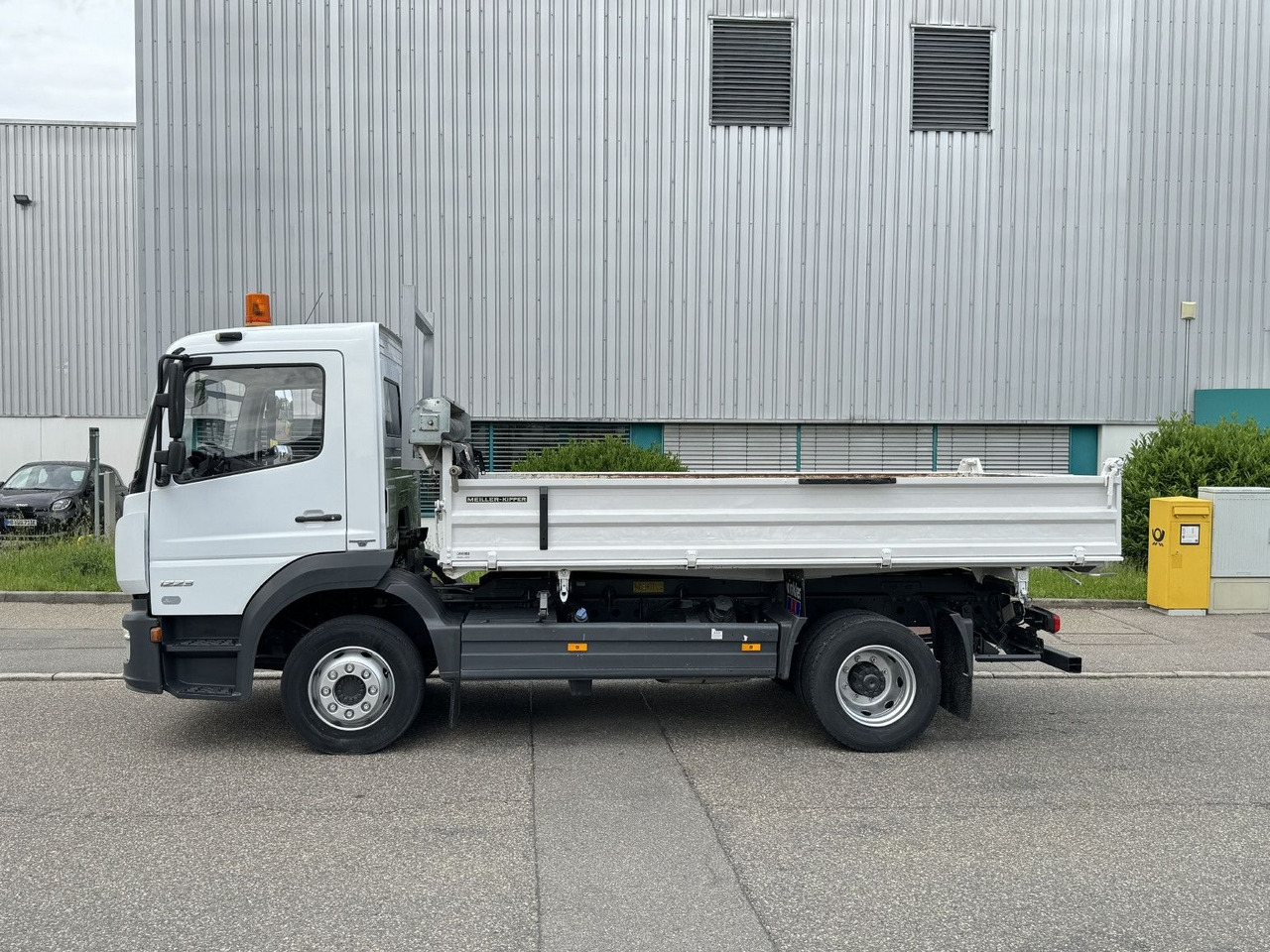 Mercedes-Benz Atego 1223 K Dreiseitenkipper 2xAHK 3-Sitze E6 - Camião basculante: foto 5 Mercedes-Benz Atego 1223 K Dreiseitenkipper 2xAHK 3-Sitze E6 - Camião basculante: foto 5