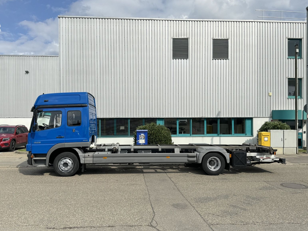 Mercedes-Benz Atego 1529 LL BDF 6-Sitze Umzug u-LBW Gr-Haus - Camião transportador de contêineres/ Caixa móvel: foto 5 Mercedes-Benz Atego 1529 LL BDF 6-Sitze Umzug u-LBW Gr-Haus - Camião transportador de contêineres/ Caixa móvel: foto 5