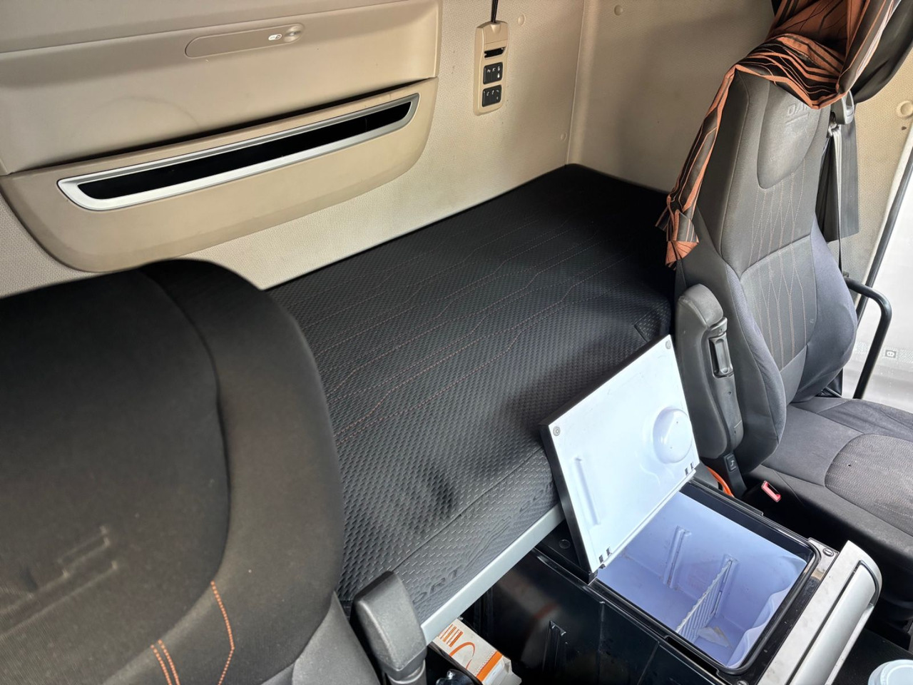 DAF XF 480 FT SSC, Euro-6, Motorschaden, Standklima - Tractor: foto 5 DAF XF 480 FT SSC, Euro-6, Motorschaden, Standklima - Tractor: foto 5