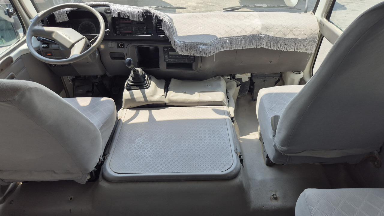 TOYOTA Coaster ... 30 places ... Climatisé - Minibus, Furgão de passageiros: foto 4 TOYOTA Coaster ... 30 places ... Climatisé - Minibus, Furgão de passageiros: foto 4