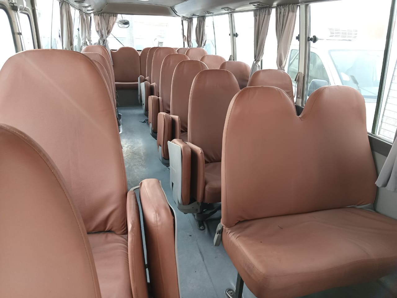 TOYOTA Coaster ... 30 places - diesel - climatisé ... BELGIQUE.. - Minibus, Furgão de passageiros: foto 4 TOYOTA Coaster ... 30 places - diesel - climatisé ... BELGIQUE.. - Minibus, Furgão de passageiros: foto 4