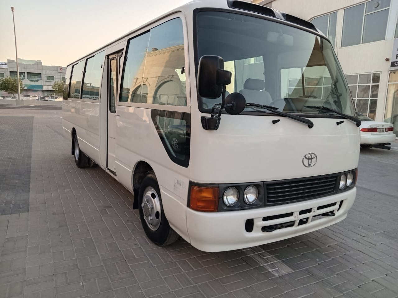 TOYOTA Coaster ... 30 places - diesel - climatisé ... BELGIQUE.. - Minibus, Furgão de passageiros: foto 2 TOYOTA Coaster ... 30 places - diesel - climatisé ... BELGIQUE.. - Minibus, Furgão de passageiros: foto 2