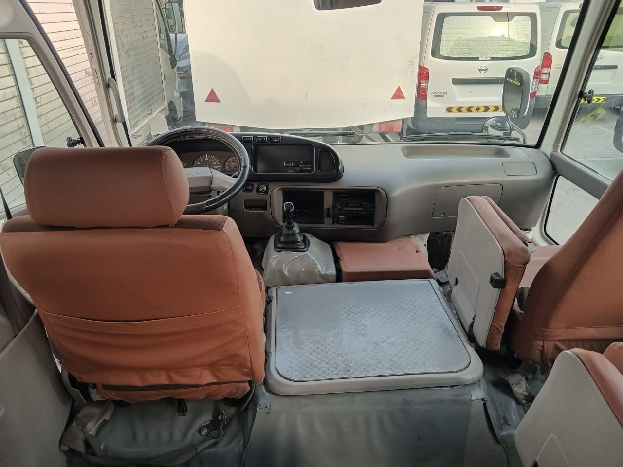 TOYOTA Coaster ... 30 places - diesel - climatisé ... BELGIQUE.. - Minibus, Furgão de passageiros: foto 5 TOYOTA Coaster ... 30 places - diesel - climatisé ... BELGIQUE.. - Minibus, Furgão de passageiros: foto 5