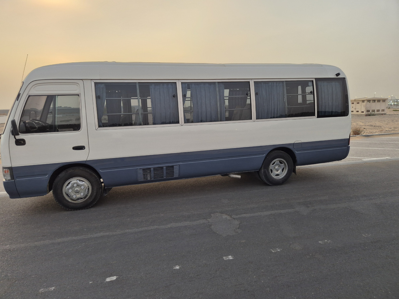 Toyota Coaster ... 30 places - climatisé - Minibus, Furgão de passageiros: foto 3 Toyota Coaster ... 30 places - climatisé - Minibus, Furgão de passageiros: foto 3