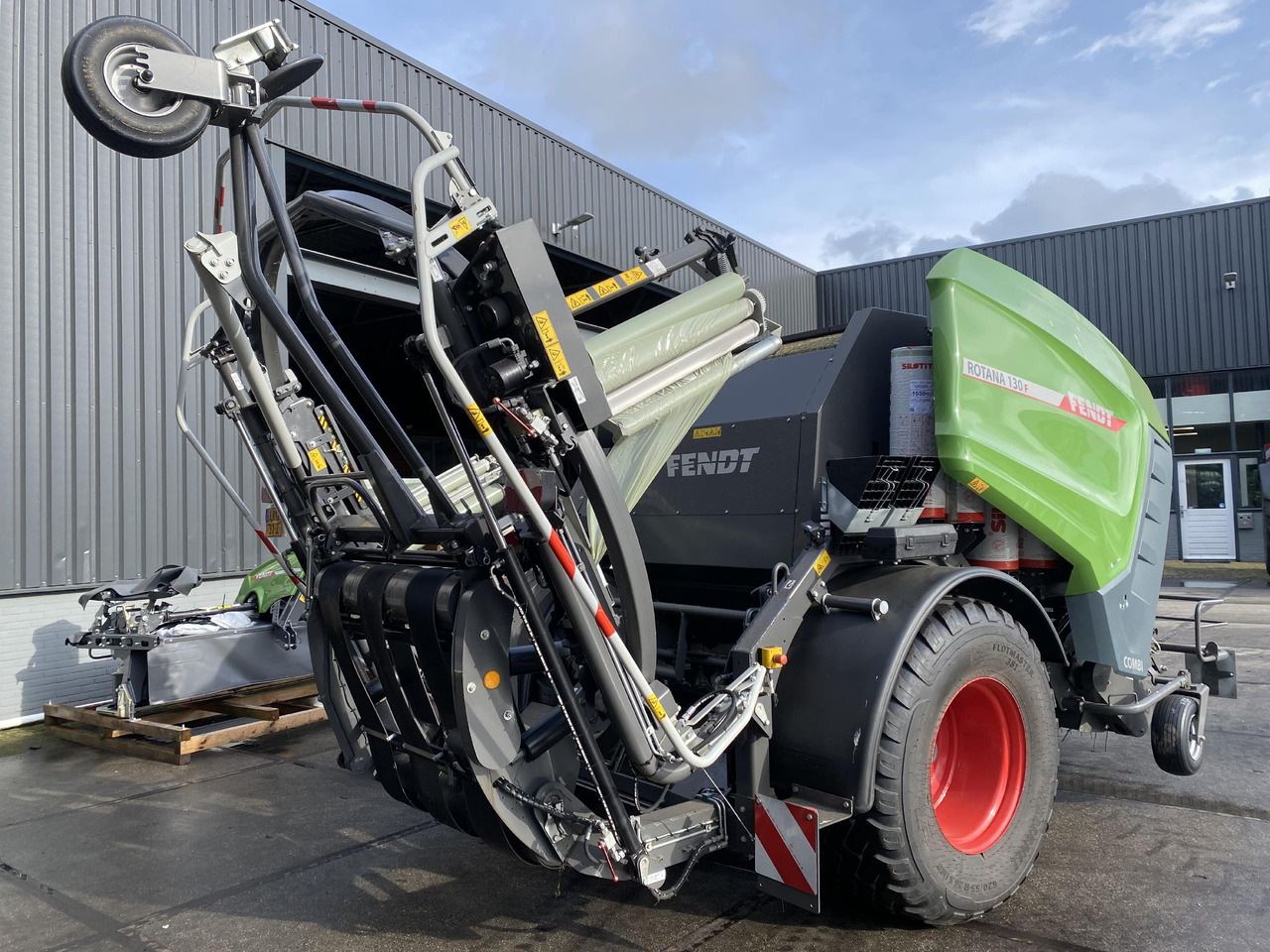 FENDT Rotana 130F Combi - Empacotador de fardos: foto 4 FENDT Rotana 130F Combi - Empacotador de fardos: foto 4