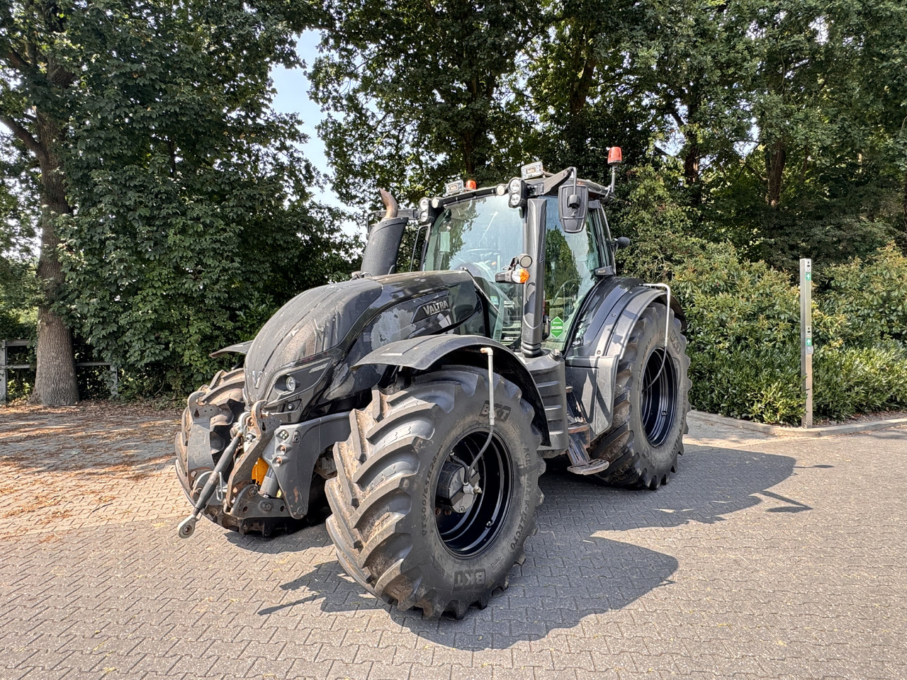 VALTRA T214 Direct - Trator: foto 1 VALTRA T214 Direct - Trator: foto 1