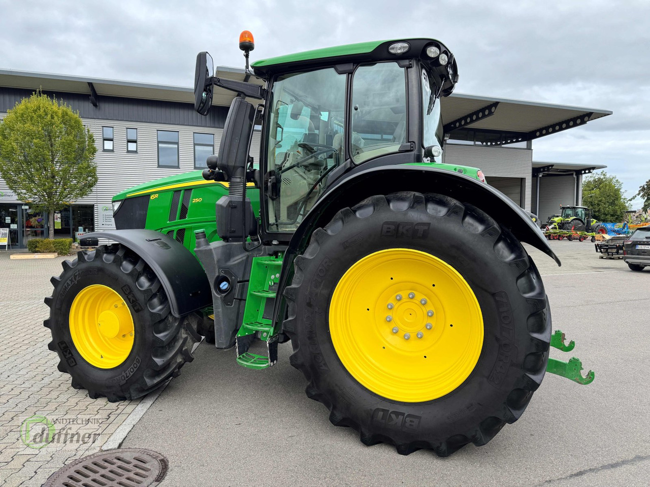 John Deere 6R 250 - Trator: foto 4 John Deere 6R 250 - Trator: foto 4