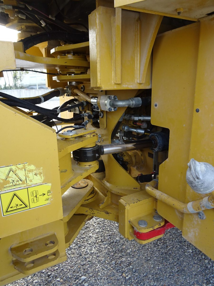 Pá carregadora de rodas CATERPILLAR 972K: foto 15