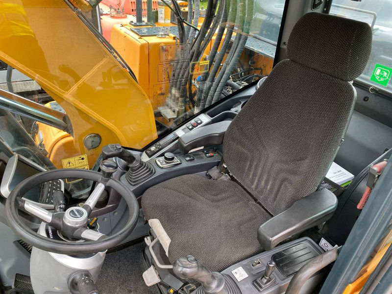 Escavadeira de rodas Hyundai HW140: foto 18