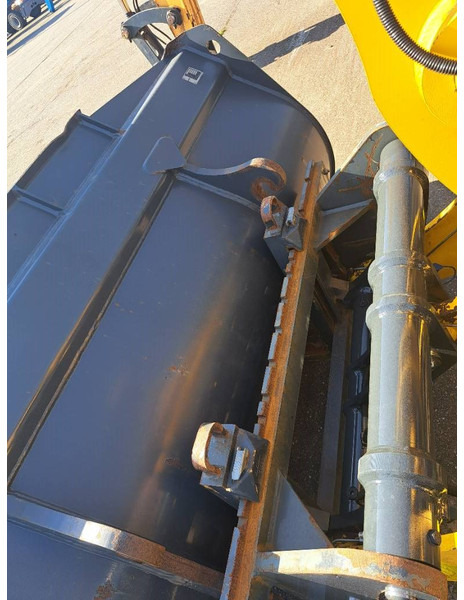 Komatsu WA100-8E0 - Pá carregadora de rodas: foto 5 Komatsu WA100-8E0 - Pá carregadora de rodas: foto 5