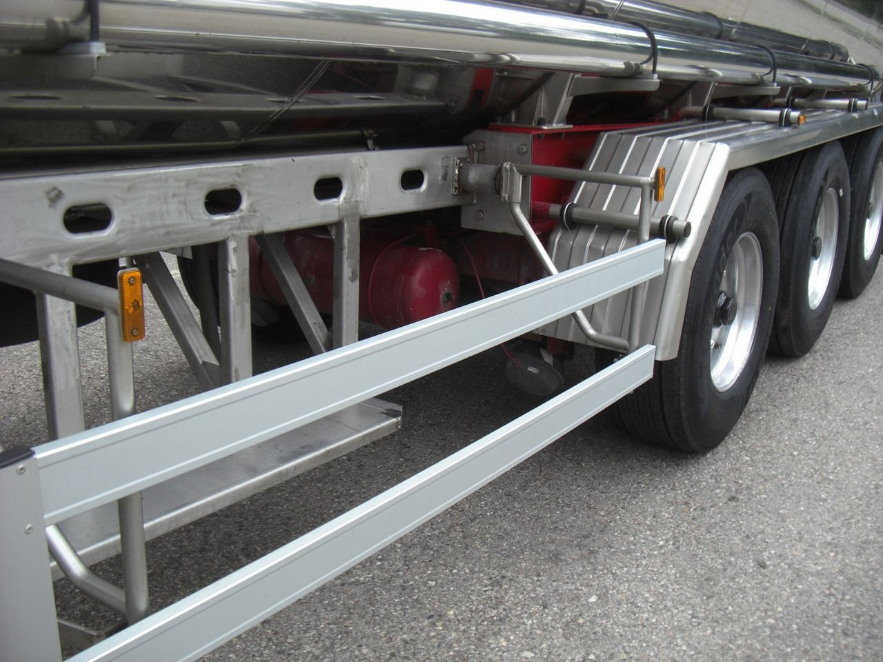 Semirreboque tanque para transporte de leite Magyar S34BD1 / 4 KAMMER / DRUCK / Heizbar: foto 11