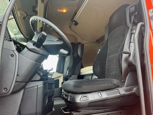 Camião de lona Mercedes Benz Actros 2642 6x2 Mega BDF met zeilbak: foto 11 Camião de lona Mercedes Benz Actros 2642 6x2 Mega BDF met zeilbak: foto 11