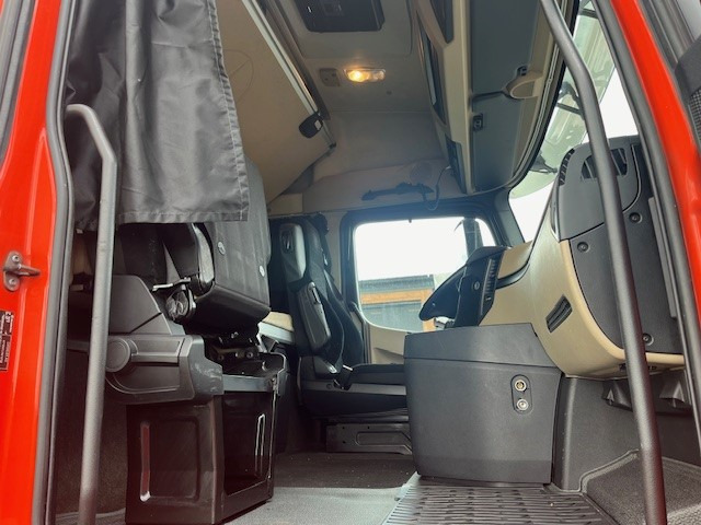 Camião de lona Mercedes Benz Actros 2642 6x2 Mega BDF met zeilbak: foto 12 Camião de lona Mercedes Benz Actros 2642 6x2 Mega BDF met zeilbak: foto 12