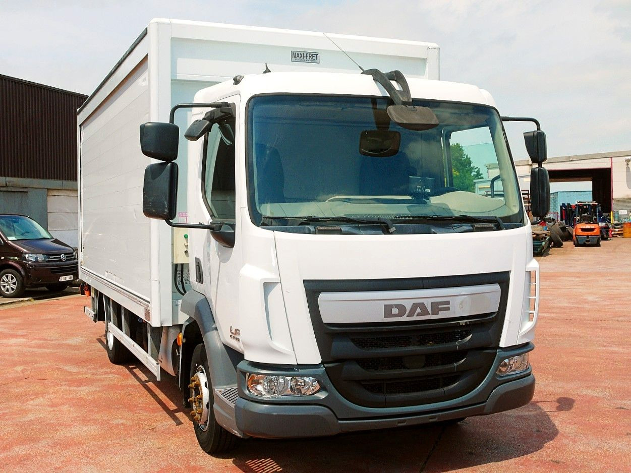 DAF LF 180 12 GETRANKENWAGEN LBW LUFT - Camião transporte de bebidas: foto 1 DAF LF 180 12 GETRANKENWAGEN LBW LUFT - Camião transporte de bebidas: foto 1