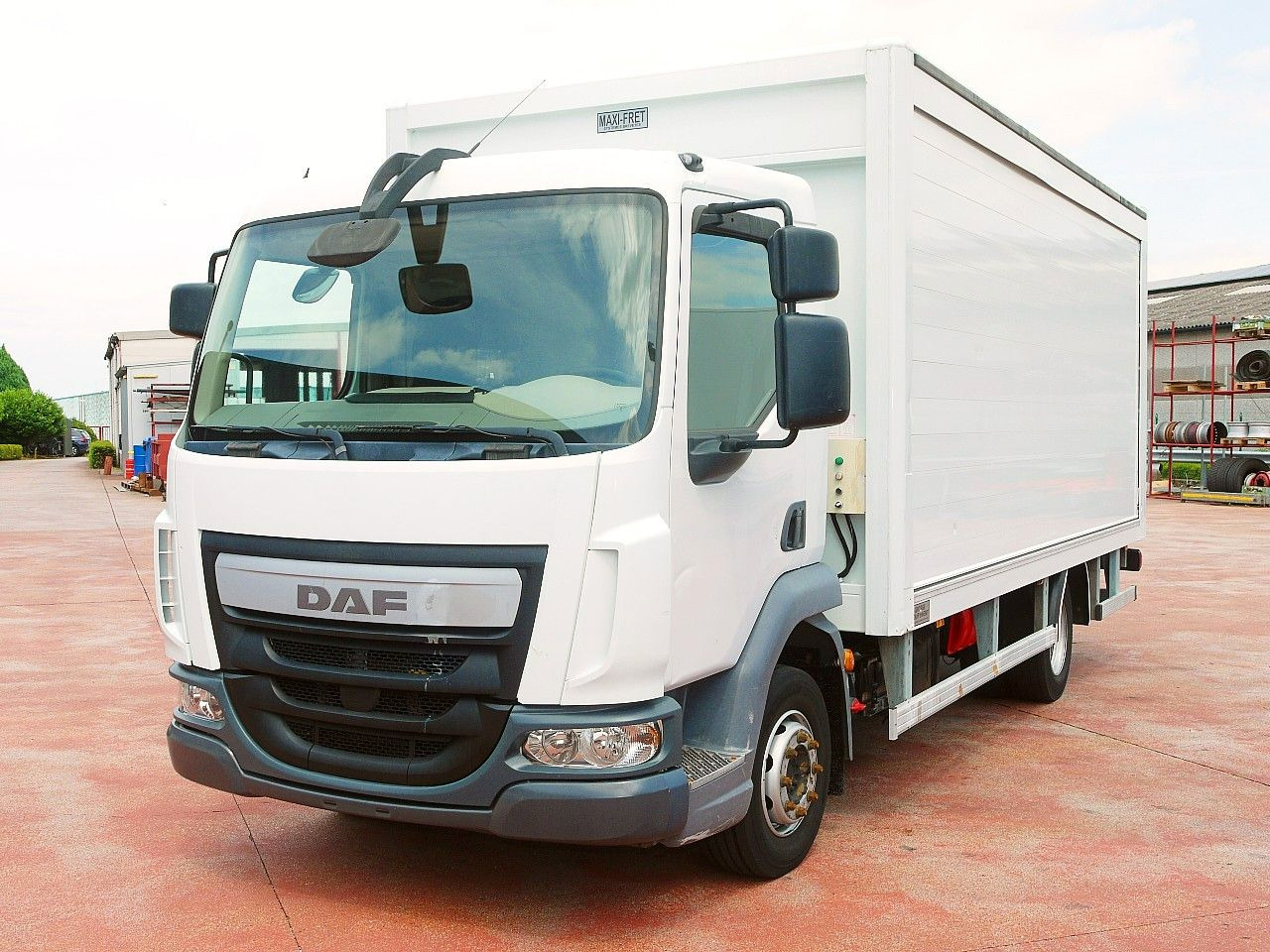 DAF LF 180 12 GETRANKENWAGEN LBW LUFT - Camião transporte de bebidas: foto 5 DAF LF 180 12 GETRANKENWAGEN LBW LUFT - Camião transporte de bebidas: foto 5