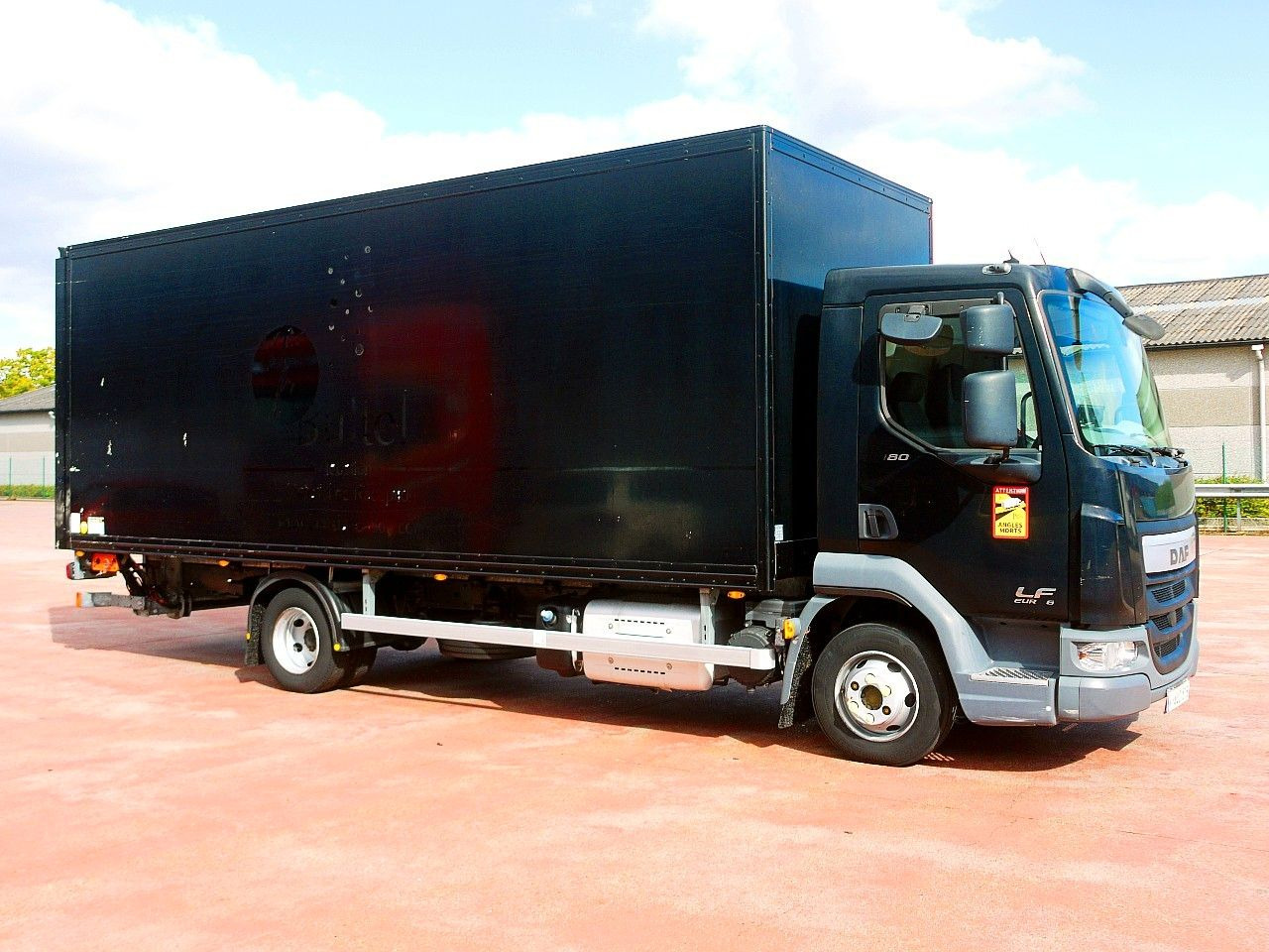 DAF LF FA 180 MEUBEL KOFFER LBW LUFT FEDERUNG AIRCO - Camião furgão: foto 3 DAF LF FA 180 MEUBEL KOFFER LBW LUFT FEDERUNG AIRCO - Camião furgão: foto 3