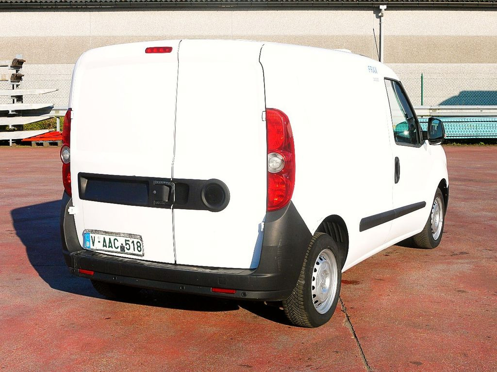 Fiat DOBLO 1.3 KUHLKASTENWAGEN RELEC FROID TR10 -20c - Carrinha frigorífica: foto 5 Fiat DOBLO 1.3 KUHLKASTENWAGEN RELEC FROID TR10 -20c - Carrinha frigorífica: foto 5