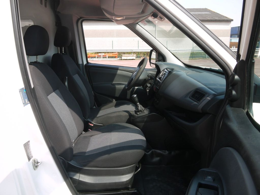 Fiat DOBLO 1.3 KUHLKOFFER RELEC FROD TR22 -20C - Carrinha frigorífica: foto 4 Fiat DOBLO 1.3 KUHLKOFFER RELEC FROD TR22 -20C - Carrinha frigorífica: foto 4