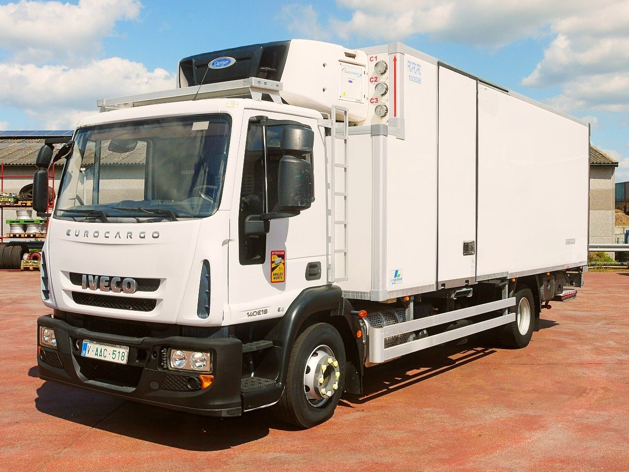 Iveco 140E19 EUROCARGO KUHLKOFFER CARRIER SUPRA 1250MT - Camião frigorífico: foto 3 Iveco 140E19 EUROCARGO KUHLKOFFER CARRIER SUPRA 1250MT - Camião frigorífico: foto 3