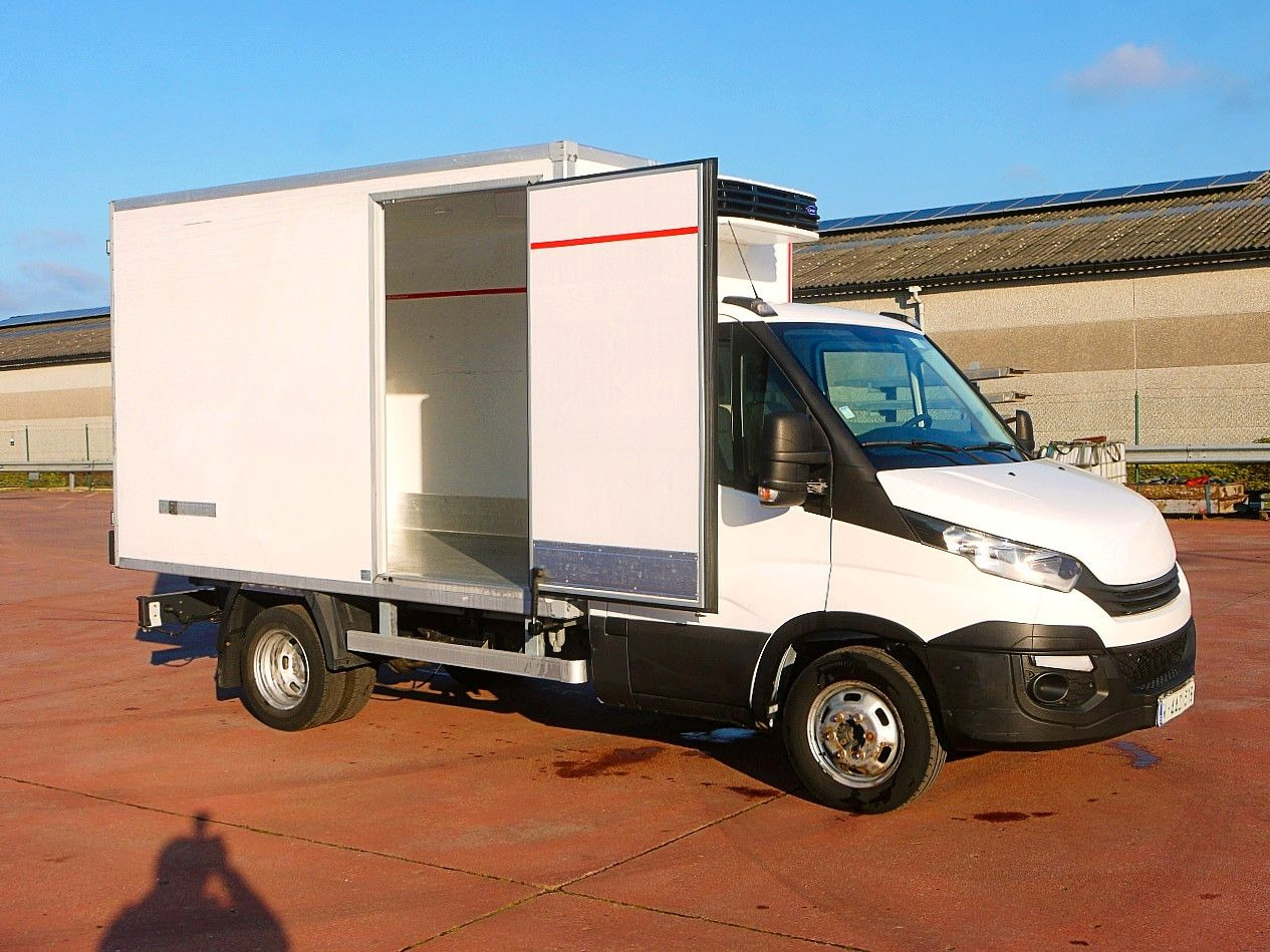 Iveco 35C14 DAILY KUHLKOFFER CARRIER XARIOS 350 -20C - Carrinha frigorífica: foto 3 Iveco 35C14 DAILY KUHLKOFFER CARRIER XARIOS 350 -20C - Carrinha frigorífica: foto 3