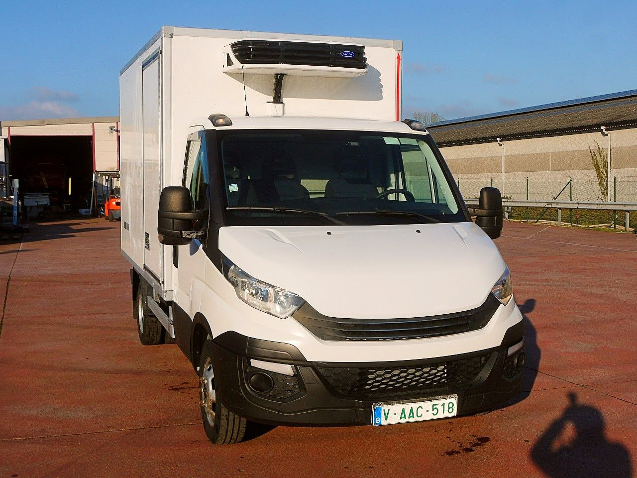 Iveco 35C14 DAILY KUHLKOFFER CARRIER XARIOS 350 -20C - Carrinha frigorífica: foto 1 Iveco 35C14 DAILY KUHLKOFFER CARRIER XARIOS 350 -20C - Carrinha frigorífica: foto 1