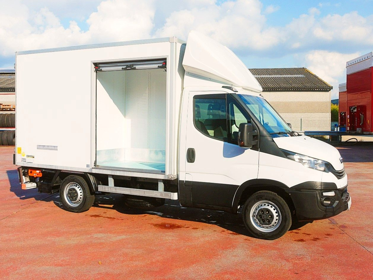 Iveco 35S14 DAILY ISOTHERMKOFFER LADEBORDWAND luft fed - Carrinha frigorífica: foto 3 Iveco 35S14 DAILY ISOTHERMKOFFER LADEBORDWAND luft fed - Carrinha frigorífica: foto 3