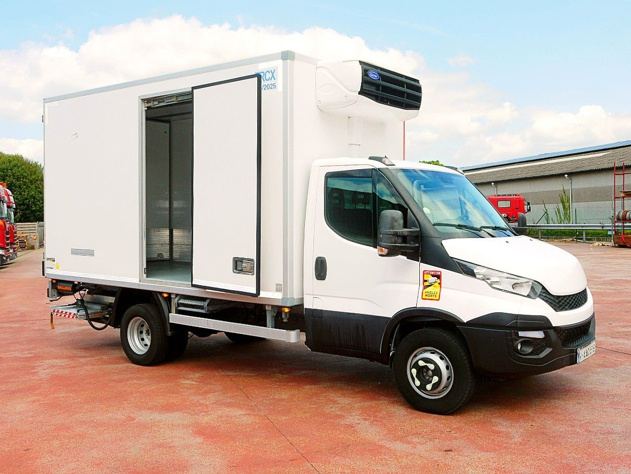 Iveco 70C17 KUHLKOFFER CARRIER XARIOS 500 A/C LUFT LBW - Carrinha frigorífica: foto 3 Iveco 70C17 KUHLKOFFER CARRIER XARIOS 500 A/C LUFT LBW - Carrinha frigorífica: foto 3