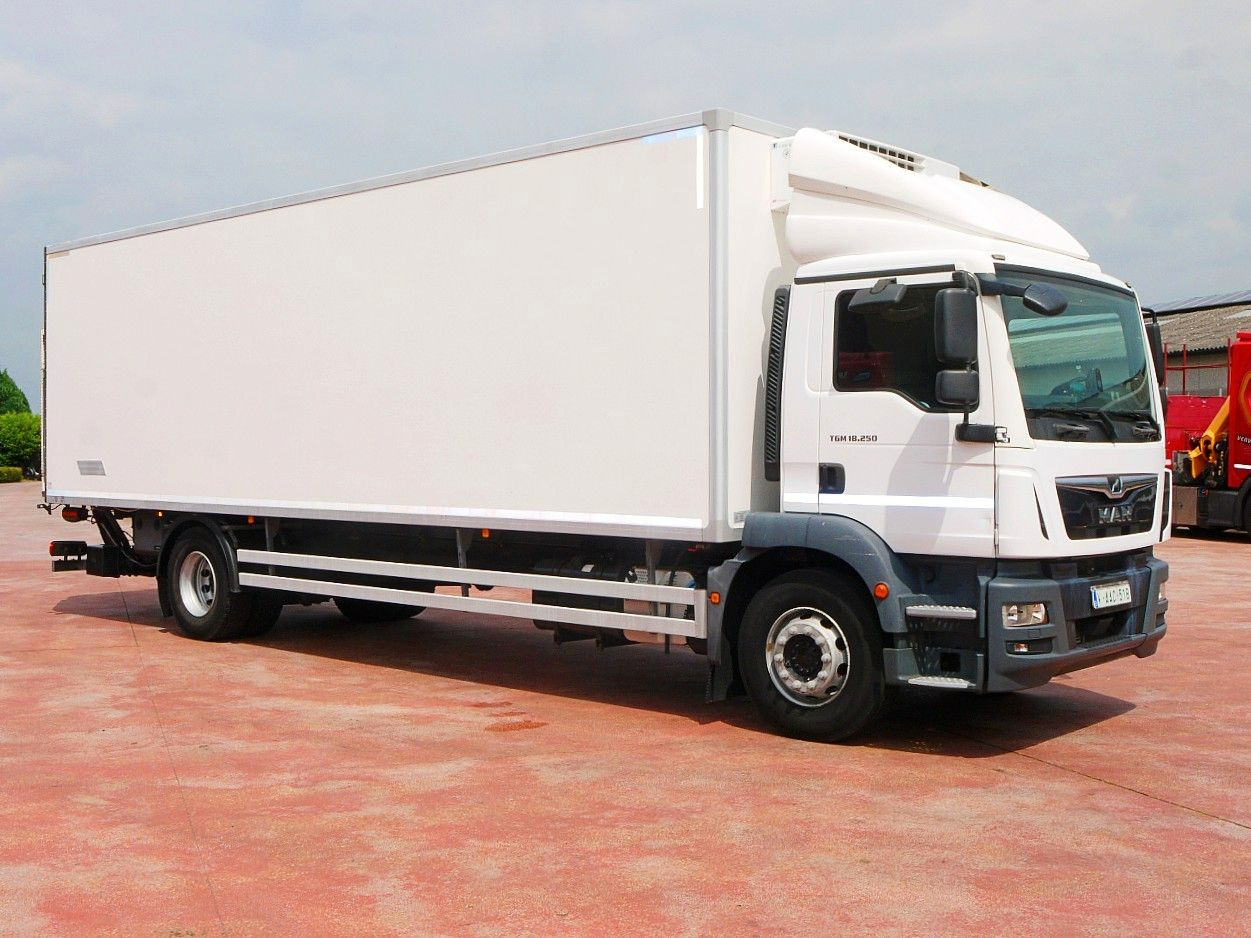 MAN TGM 18.250 KUHLKOFFER THERMOKING V800 MT A/C - Camião frigorífico: foto 3 MAN TGM 18.250 KUHLKOFFER THERMOKING V800 MT A/C - Camião frigorífico: foto 3