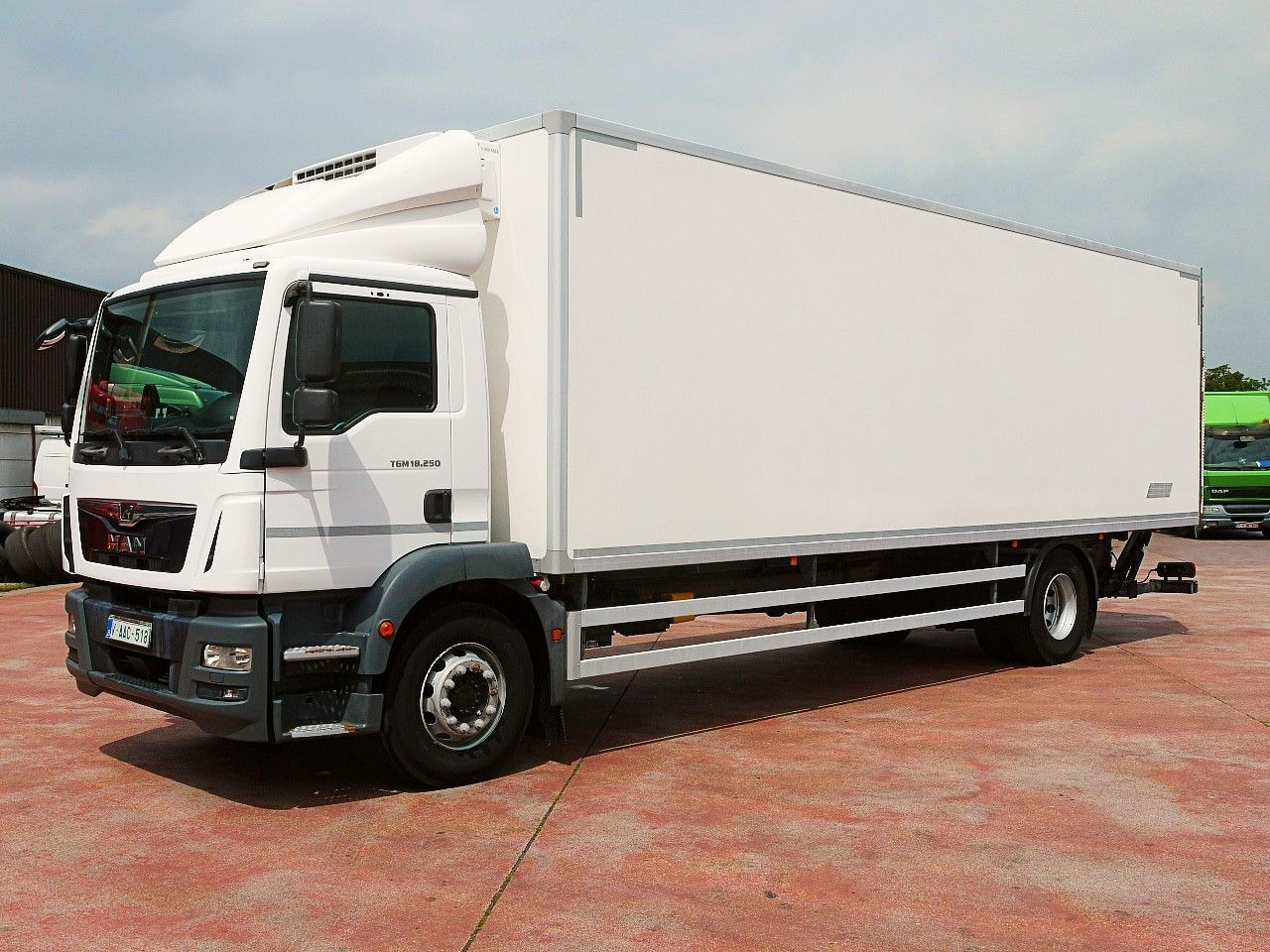 MAN TGM 18.250 KUHLKOFFER THERMOKING V800 MT A/C - Camião frigorífico: foto 4 MAN TGM 18.250 KUHLKOFFER THERMOKING V800 MT A/C - Camião frigorífico: foto 4
