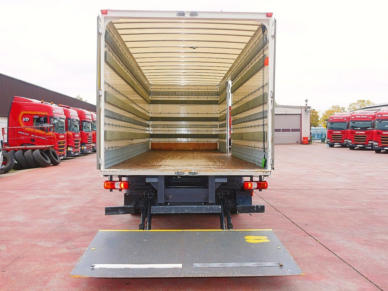 Camião furgão Mercedes-Benz 1218 ATEGO MEUBEL KOFFER A/C 124 Tkm: foto 10 Camião furgão Mercedes-Benz 1218 ATEGO MEUBEL KOFFER A/C 124 Tkm: foto 10