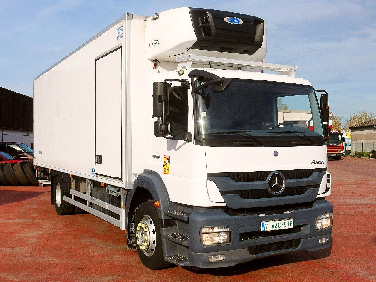 Mercedes-Benz 1829 AXOR KUHOKOFFER CARRIER SUPRA 1150MT A/C - Camião frigorífico: foto 1 Mercedes-Benz 1829 AXOR KUHOKOFFER CARRIER SUPRA 1150MT A/C - Camião frigorífico: foto 1