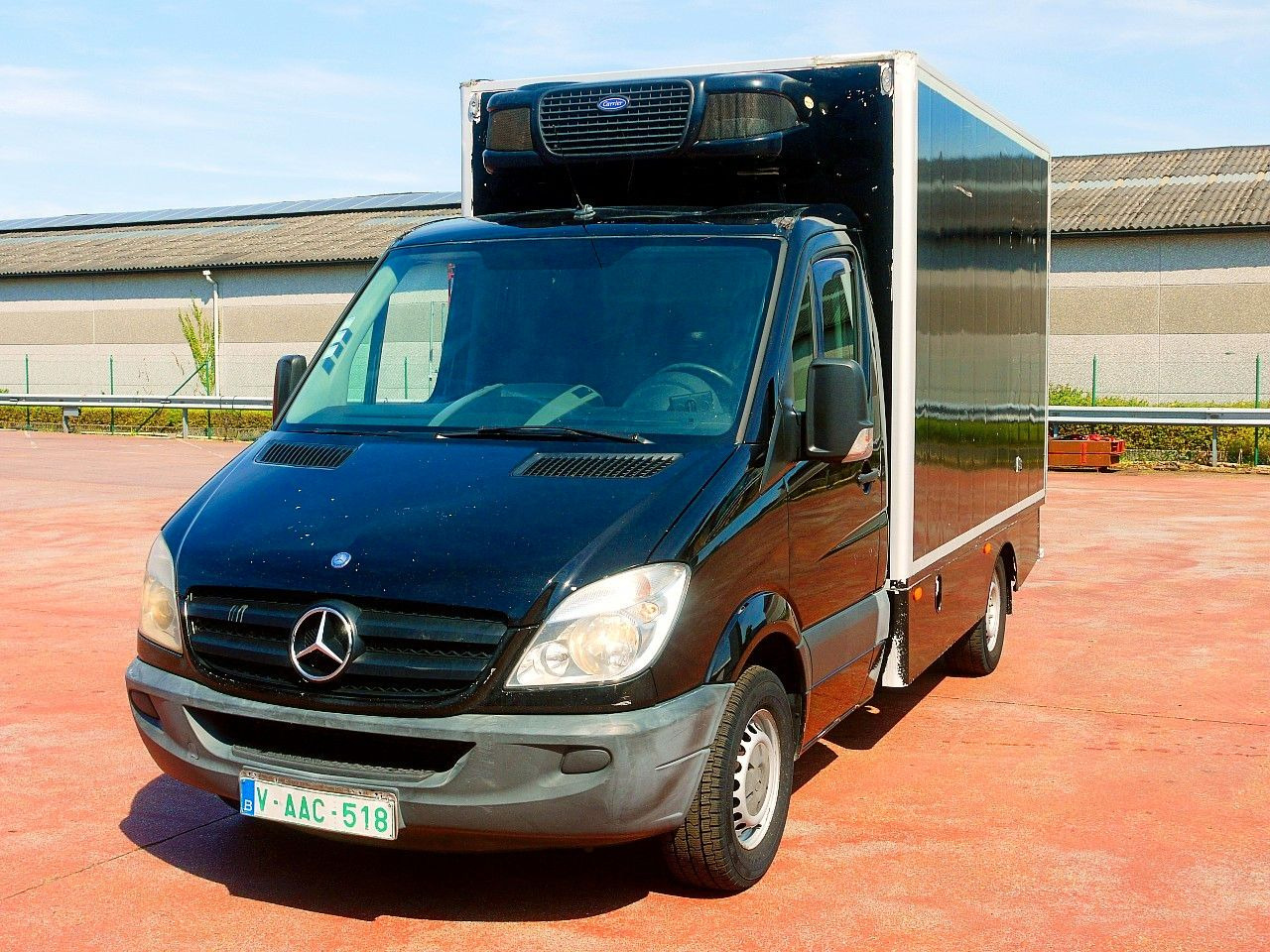 Mercedes-Benz 319 SPRINTER V6 KUHLKOFFER CARRIER PULSOR 600 MT - Carrinha frigorífica: foto 5 Mercedes-Benz 319 SPRINTER V6 KUHLKOFFER CARRIER PULSOR 600 MT - Carrinha frigorífica: foto 5