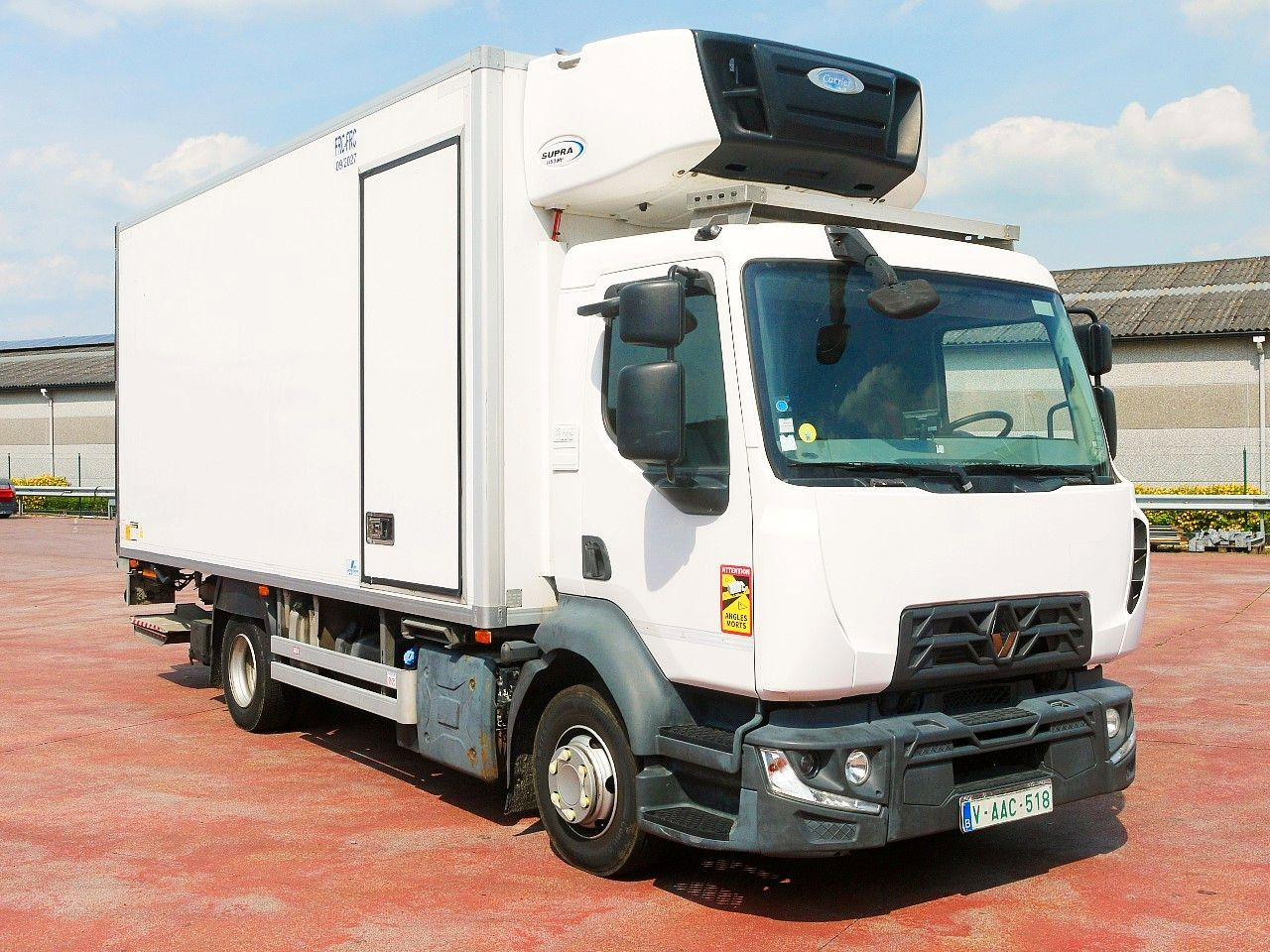 Renault D 10.210 KUHLKOFFER CARRIER SUPRA 1150 MT - Camião frigorífico: foto 2 Renault D 10.210 KUHLKOFFER CARRIER SUPRA 1150 MT - Camião frigorífico: foto 2