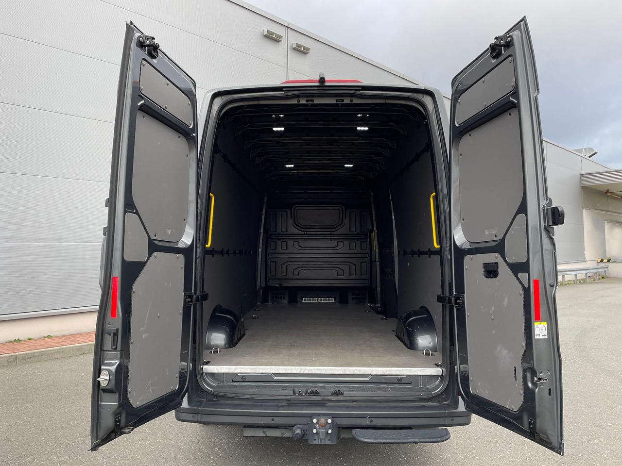 Automóvel MAN TGE 3.160 L4H3 KASTEN TEMPOMAT AHK SITZHZ DAB: foto 36 Automóvel MAN TGE 3.160 L4H3 KASTEN TEMPOMAT AHK SITZHZ DAB: foto 36