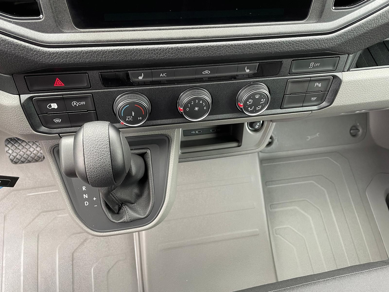 Automóvel MAN TGE 3.180 Kasten L5H3 4x4 ACC LED NAV SITZHZ AHK: foto 22