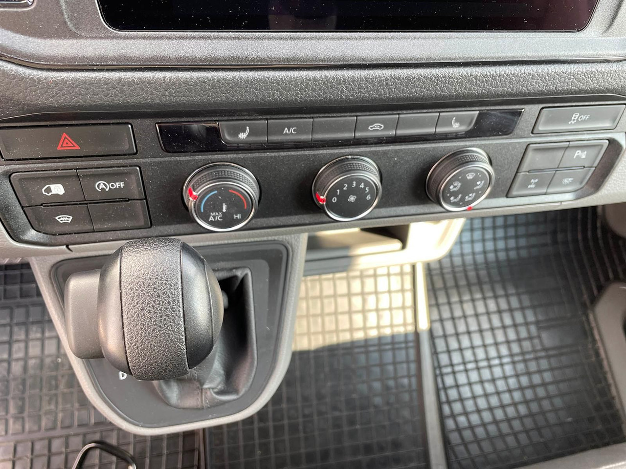 Furgão, Carrinha cabine dupla MAN TGE 3.180 L4H3 MIXTO 4x4 Autom LED ACC AHK: foto 24 Furgão, Carrinha cabine dupla MAN TGE 3.180 L4H3 MIXTO 4x4 Autom LED ACC AHK: foto 24