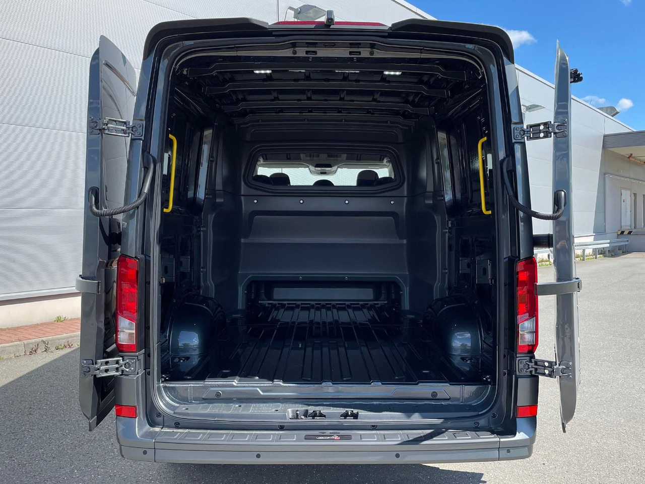 Automóvel MAN TGE 3.200 L3H2 MIXTO 4x4 Individual S ACC STHZ: foto 9
