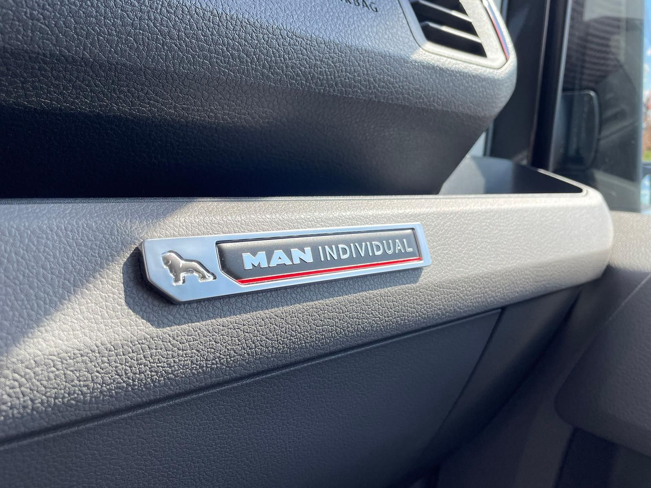 Automóvel MAN TGE 3.200 L3H2 MIXTO 4x4 Individual S ACC STHZ: foto 37