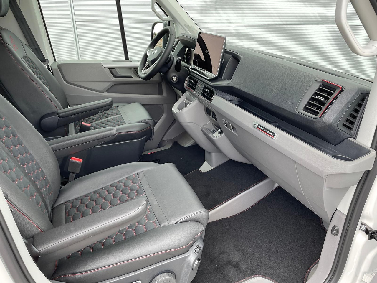 Automóvel MAN TGE 3.200 L3H2 MIXTO 4x4 Individual S ACC STHZ: foto 31