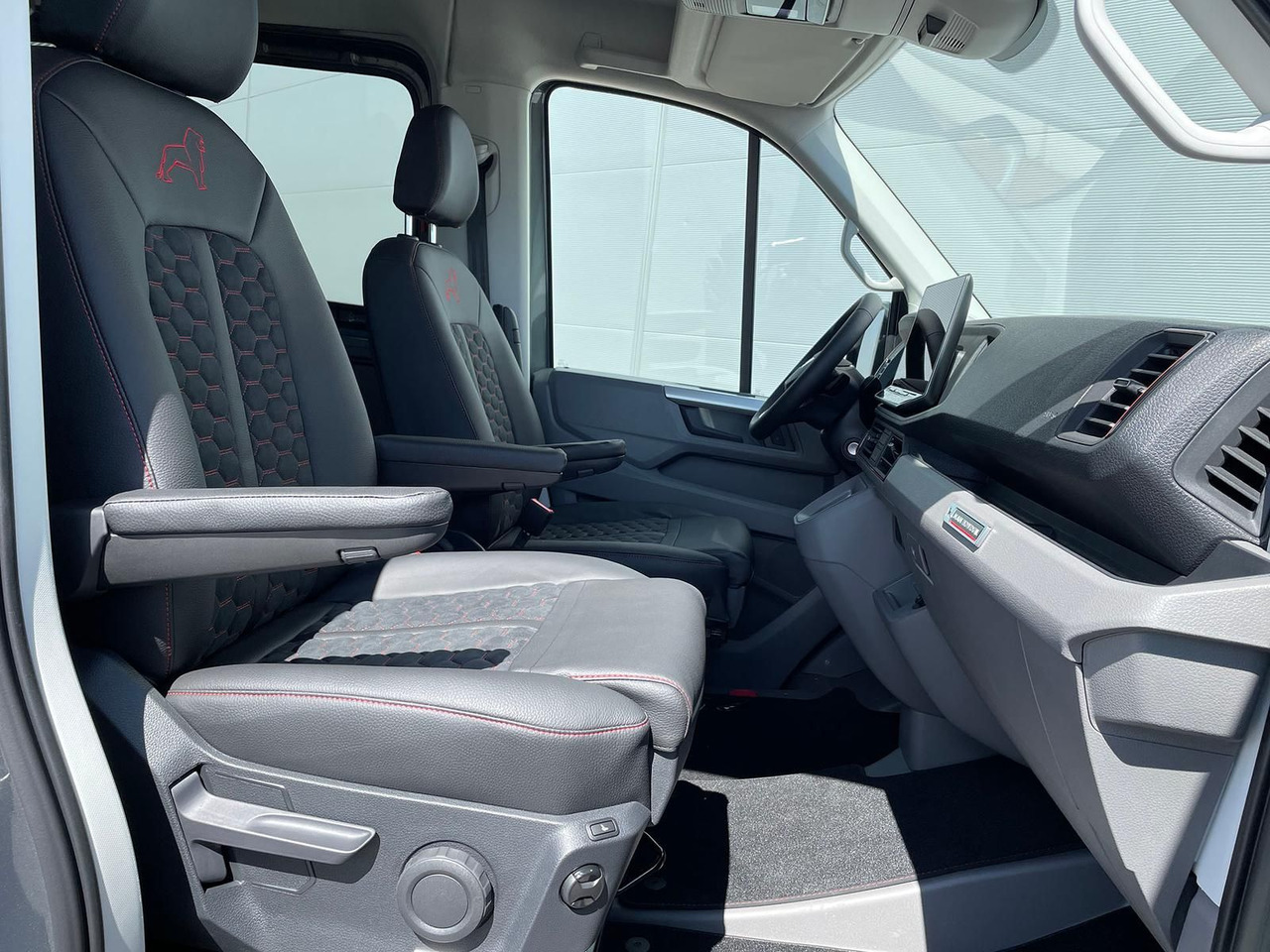 Automóvel MAN TGE 3.200 L3H2 MIXTO 4x4 Individual S ACC STHZ: foto 25