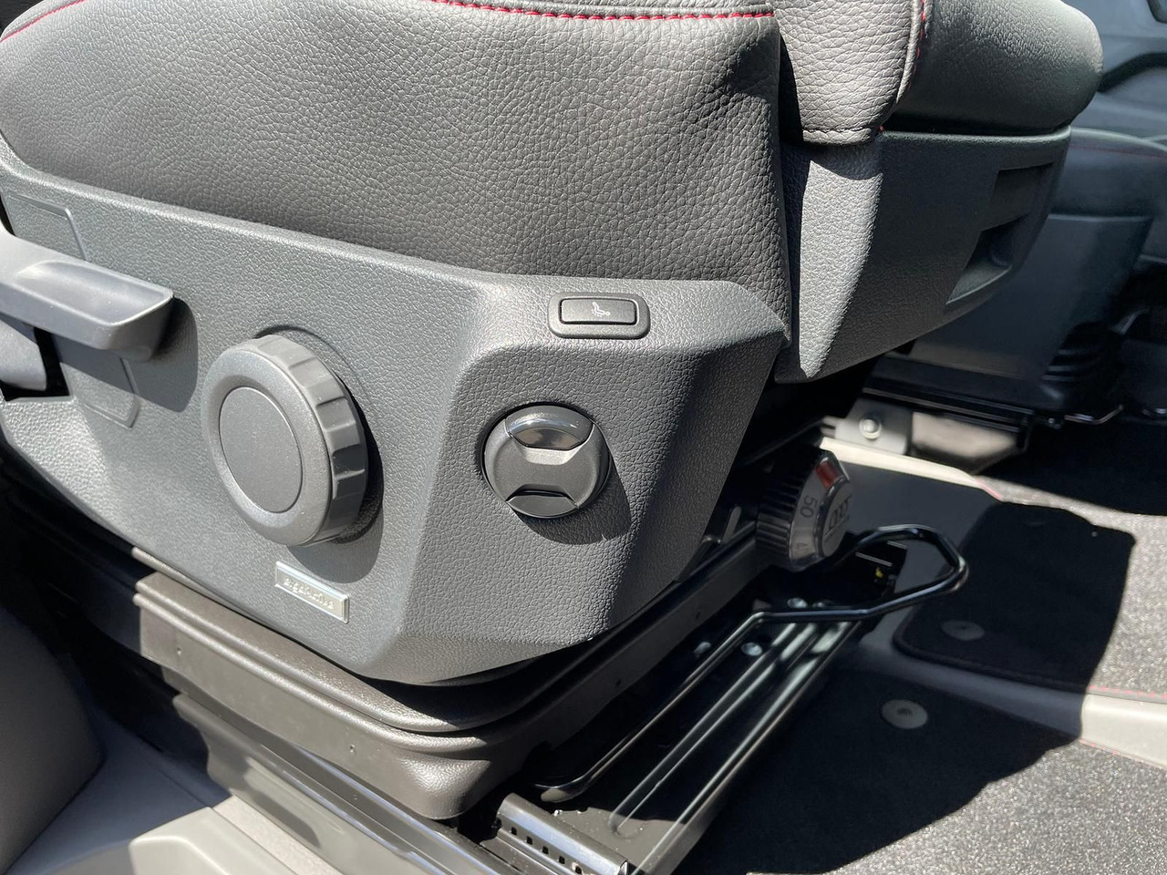 Automóvel MAN TGE 3.200 L3H2 MIXTO 4x4 Individual S ACC STHZ: foto 26