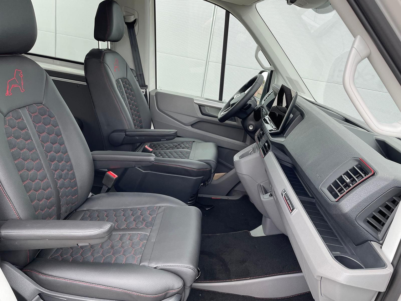 Automóvel MAN TGE 3.200 L3H2 MIXTO 4x4 Individual S ACC STHZ: foto 33