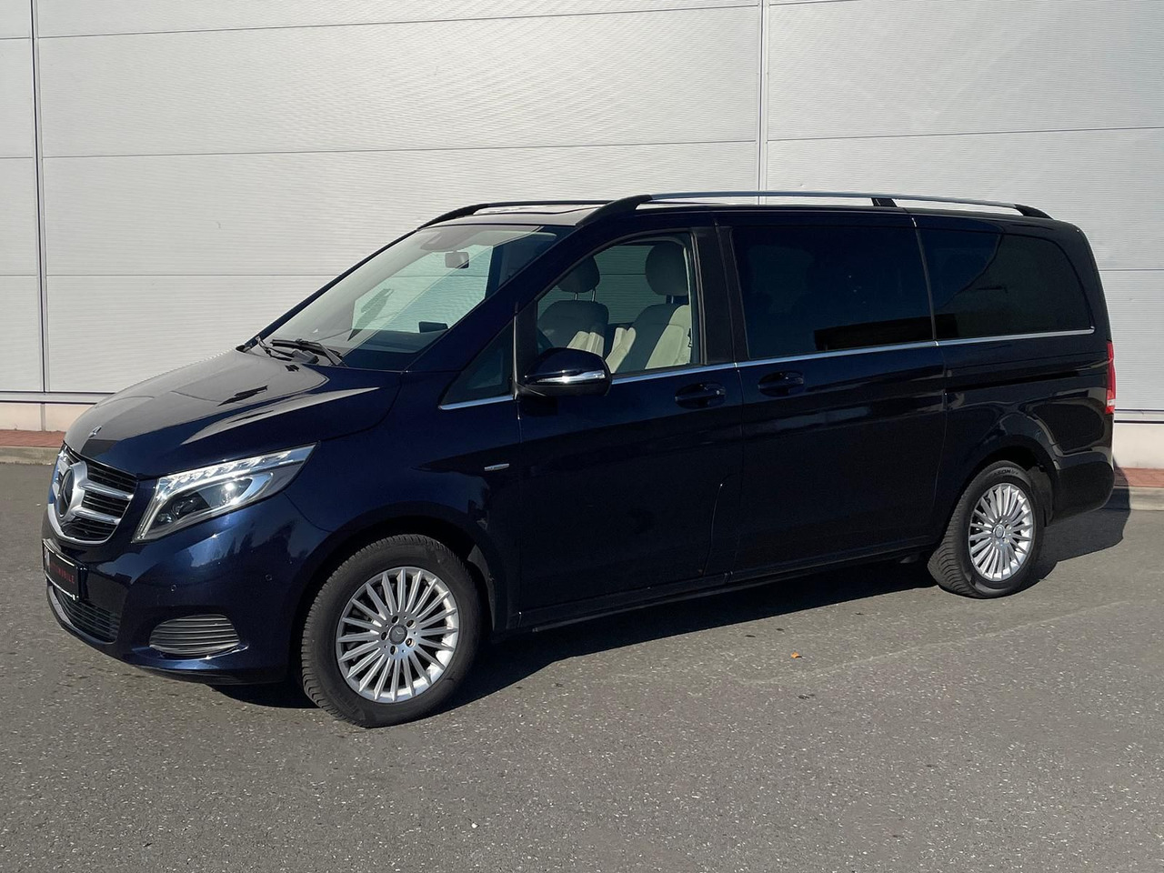 Mercedes-Benz V 250 d Avantgarde 360°KAMERA LED ALLRAD - Furgão de passageiros: foto 1 Mercedes-Benz V 250 d Avantgarde 360°KAMERA LED ALLRAD - Furgão de passageiros: foto 1