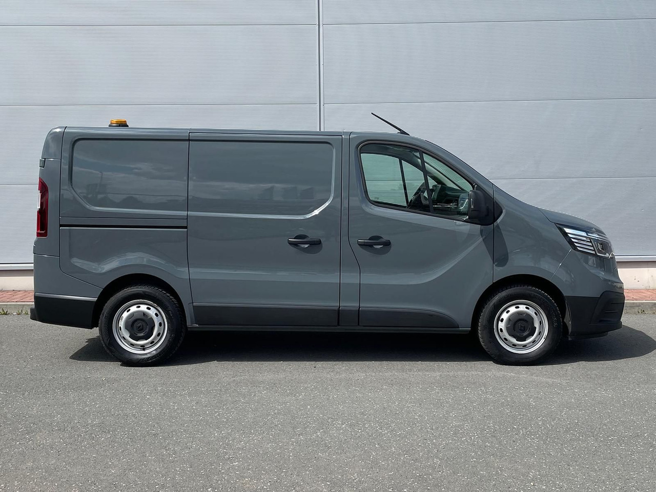 Renault Trafic Kasten RED EDITION L1H1 AHK LED DAB MFL - Furgão de passageiros: foto 5 Renault Trafic Kasten RED EDITION L1H1 AHK LED DAB MFL - Furgão de passageiros: foto 5