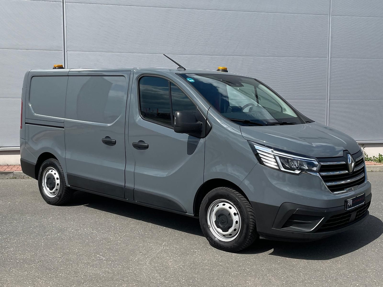 Renault Trafic Kasten RED EDITION L1H1 AHK LED DAB MFL - Furgão de passageiros: foto 2 Renault Trafic Kasten RED EDITION L1H1 AHK LED DAB MFL - Furgão de passageiros: foto 2