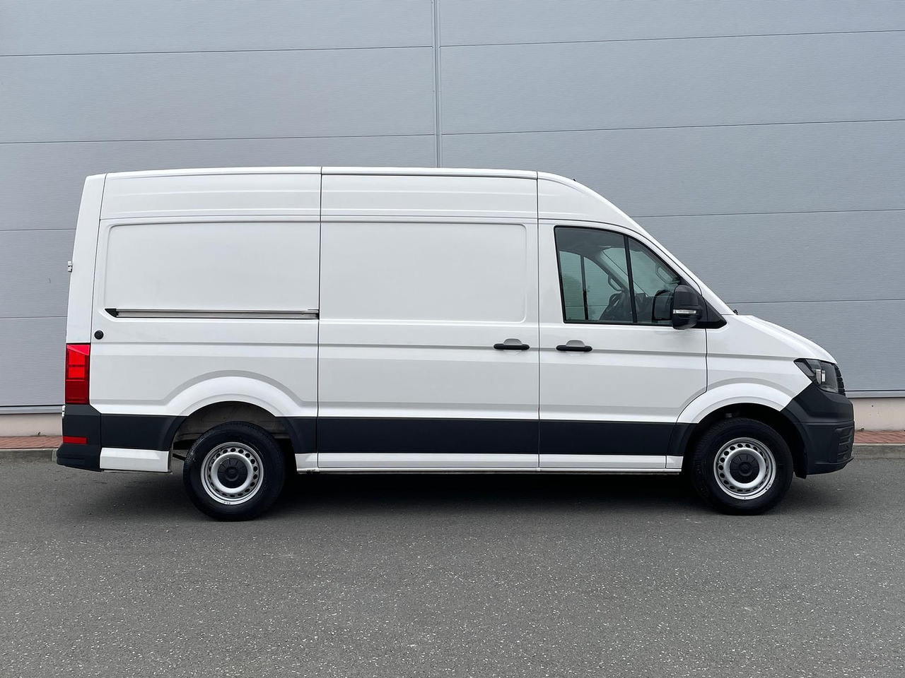 Volkswagen Crafter Kasten 35 L3H3 Autom. NAVI DAB PDC TEMP - Furgão: foto 5 Volkswagen Crafter Kasten 35 L3H3 Autom. NAVI DAB PDC TEMP - Furgão: foto 5
