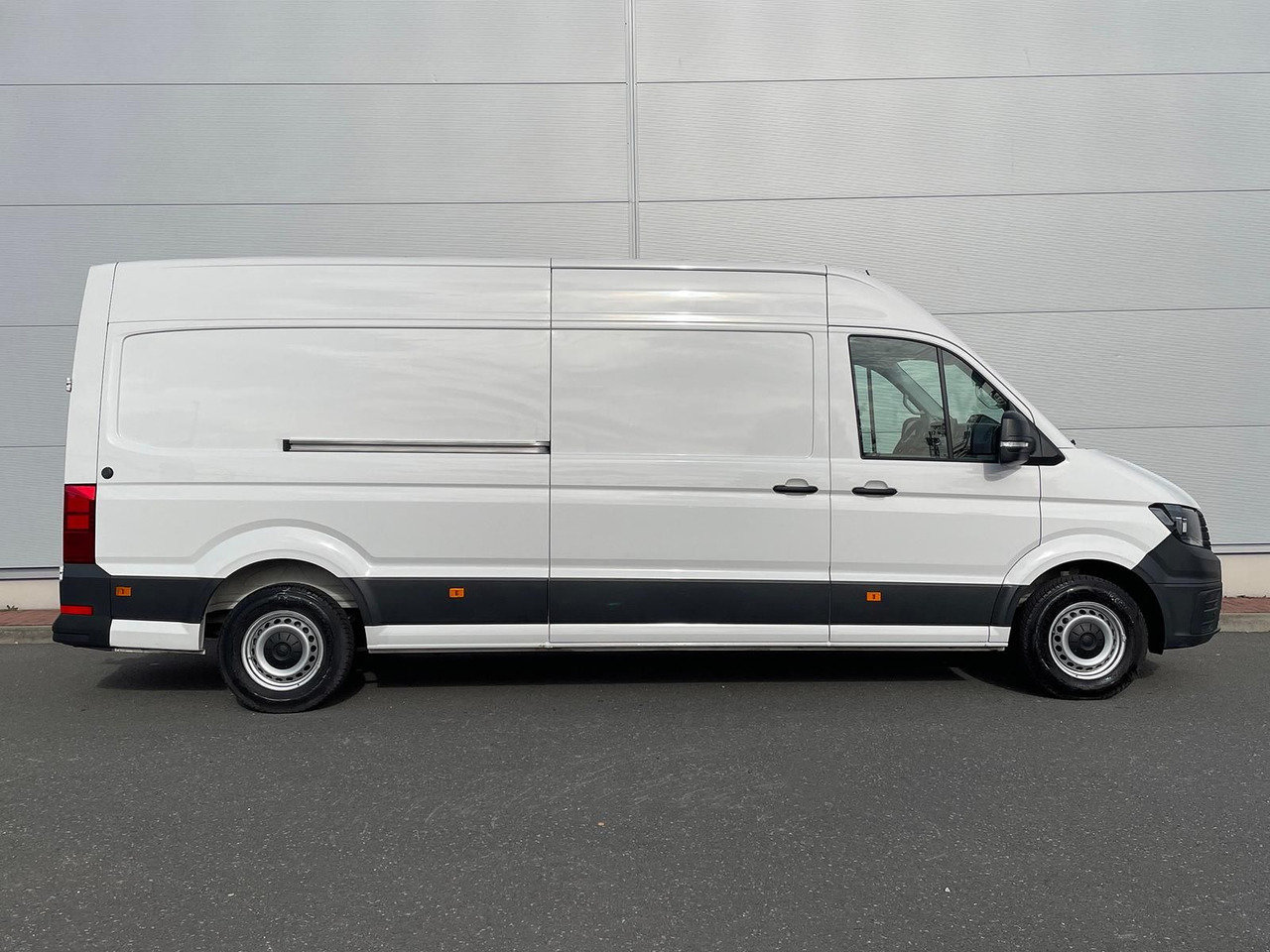 Volkswagen Crafter Kasten 35 L4H3 KAMERA KLIMA DAB - Furgão: foto 5 Volkswagen Crafter Kasten 35 L4H3 KAMERA KLIMA DAB - Furgão: foto 5