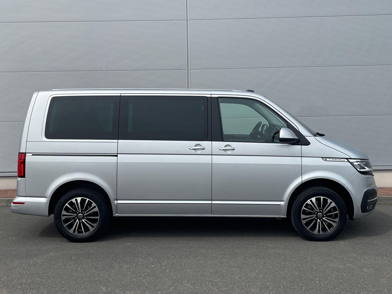 Volkswagen T6.1 Caravelle Highline STANDHZ NAVI LEDER PDC - Furgão de passageiros: foto 5 Volkswagen T6.1 Caravelle Highline STANDHZ NAVI LEDER PDC - Furgão de passageiros: foto 5