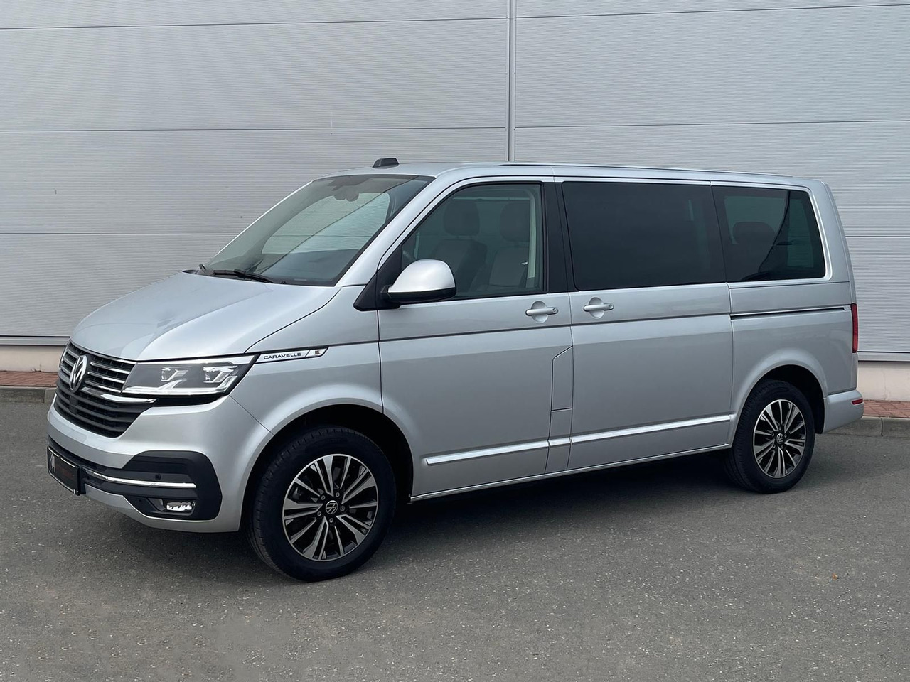 Volkswagen T6.1 Caravelle Highline STANDHZ NAVI LEDER PDC - Furgão de passageiros: foto 1 Volkswagen T6.1 Caravelle Highline STANDHZ NAVI LEDER PDC - Furgão de passageiros: foto 1